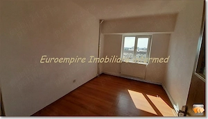 Apartament 4 camere decomandate zona Poarta 6 - imagine 6
