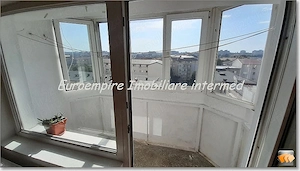 Apartament 4 camere decomandate zona Poarta 6