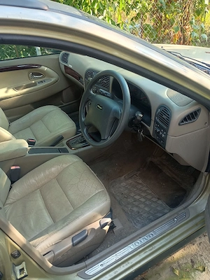 Vand schimb  sau dezmembrez volvo V40 automat 