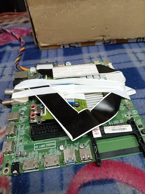 715G8132-M01-B00-005T tv led Philips. 