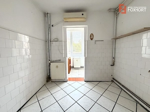 Apartament cu 2 camere nemobilat, centrala proprie - zona Torontalului - imagine 4