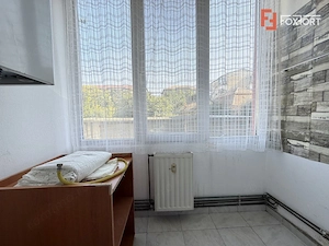 Apartament cu 2 camere nemobilat, centrala proprie - zona Torontalului - imagine 9