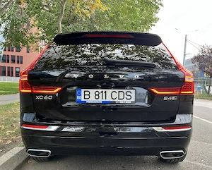 Volvo XC60 B4 AWD(4x4) AT8 Diesel Mild-Hybrid Inscription,Panorama,Scaune Ventilate,Full,St.Perfecta - imagine 4