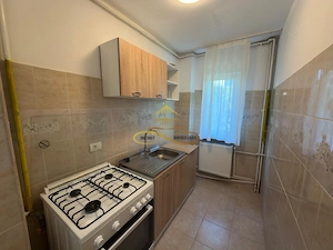 Apartament cu 2 camere de vanzare in Bacau etaj 1 - imagine 4