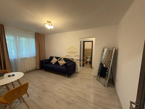 Apartament cu 2 camere de vanzare in Bacau etaj 1 - imagine 2