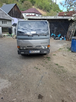 Camioneta  NISSAN 3,5  - imagine 3