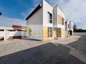 Casa cu 5 camere individuala Popesti central