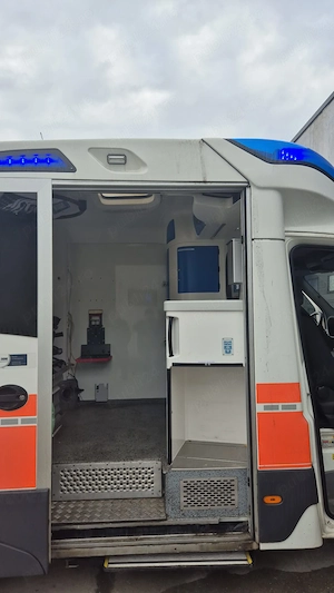 Vănd lift ambulantă - imagine 4