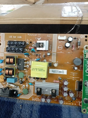 715G8524-M01 B00-004K din tv Philips. 