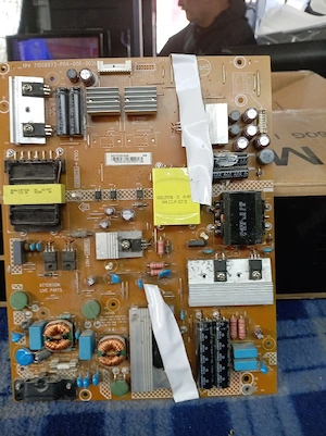 715G6973-P04 006 002M din tv led Philips. 