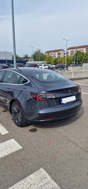 Tesla Model 3 din 2020: AWD Long Range - imagine 2