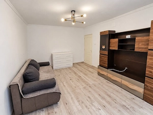 Centrala proprie.Etaj intermediar.Renovat.Bloc Izolat! - imagine 2