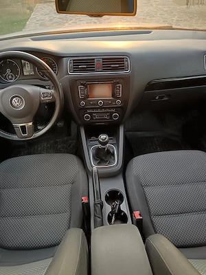 Volskwagen Jetta 1.6- 2011 - imagine 6