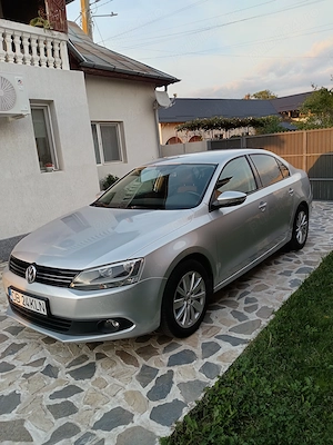 Volskwagen Jetta 1.6- 2011 - imagine 9