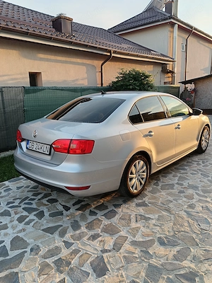 Volskwagen Jetta 1.6- 2011 - imagine 3