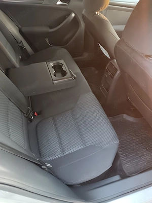 Volskwagen Jetta 1.6- 2011 - imagine 8