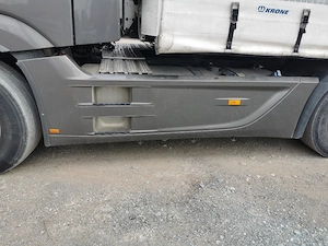 Carena stânga Mercedes Actros mp 4
