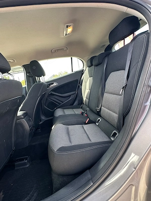 Mercedes-Benz GLA 180 d - imagine 6