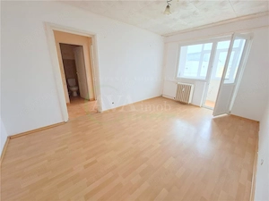 Apartament 3 camere semidecomandat, zona Milcov - imagine 11