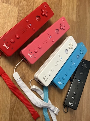 Telecomandă Wii Remote originală   testată, curea nouă