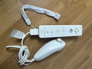 Set Wii Remote + Nunchuk original Nintendo Alb Negru   testat, curea nouă