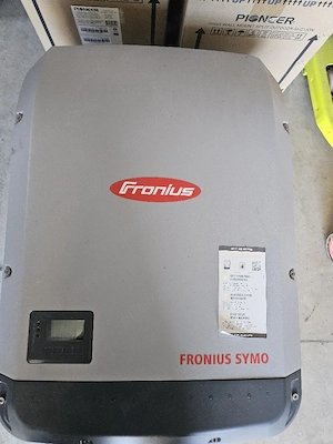de vanzare 5 Fronius Simo 20kw,24 si 27kw,invertoare Growatt min6000 tl-xe,contoare si accesorii