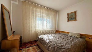 Apartament de vanzare cu 3 camere, decomandat, zona Soarelui - imagine 3