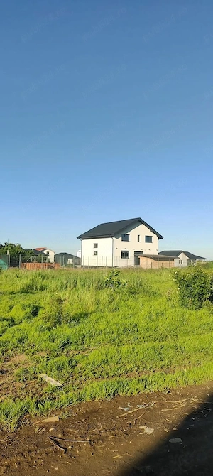 Teren de vanzare