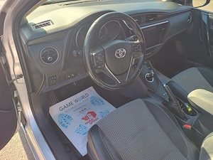 Toyota Auris touring hybrid, prima inmatriculare2017 - imagine 4