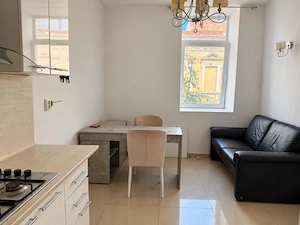 Apartament 2 camere cu parcare privata de inchiriat, ultracentral - imagine 2