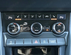 SKODA Karoq 2.0 TDI 4x4 DSG Ambition - imagine 17