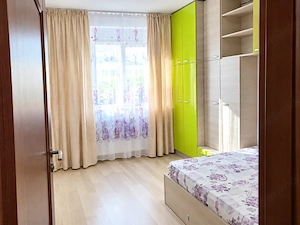 Apartament 3 camere, renovat complet, mobilat și utilat – parcare rezervată - imagine 3