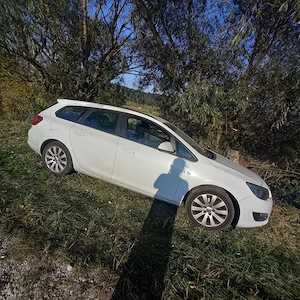 Opel Astra Sports Tourer - imagine 4