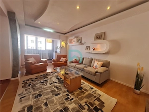 Apartament 3 camere Grivitei, intermediar, Brasov