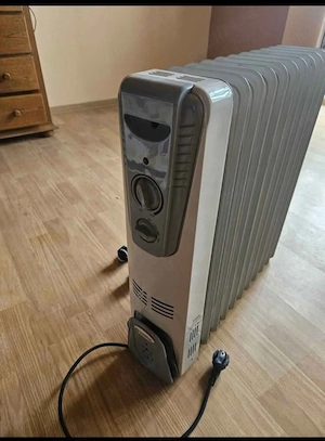 Calorifer electric  cu roti 