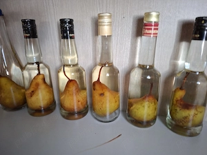 Sticla cu pară. 