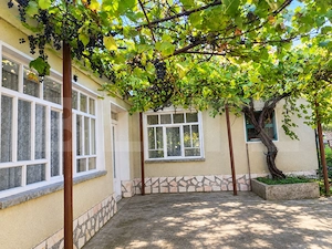 Casa de vanzare, 150 mp, zona Nord-Vest - imagine 2