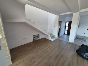 Duplex NOU. 4 camere. Spatios. La cheie