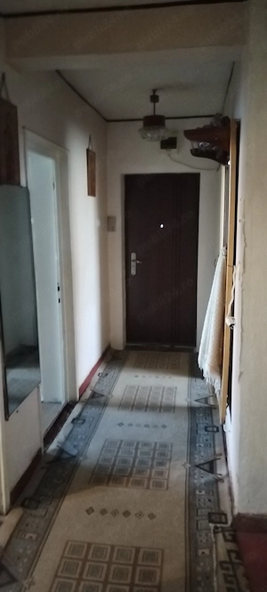 Apartament 3 camere etaj 3 - imagine 2