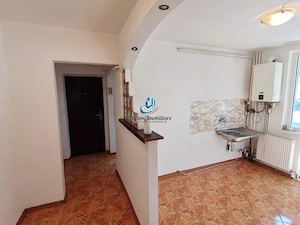 Apartament 2 camere decomandat / parter / Scoala 10 / Precista
