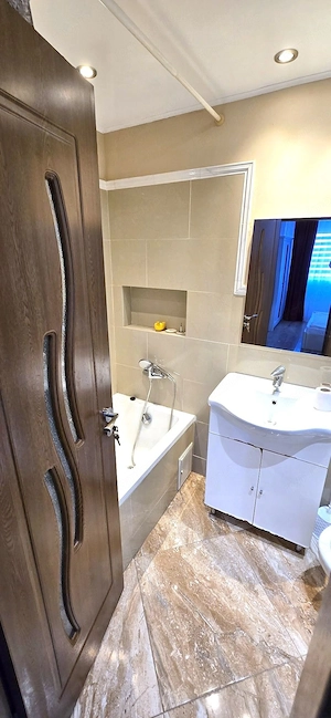  Închiriez Apartament cu 2 camere spațios, 57 mp, 8 min metrou Titan - imagine 4