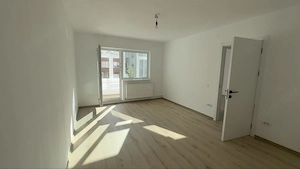 Vand apartament 2 camere tractorul - imagine 4