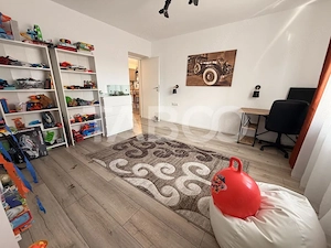 Casa individuala moderna de vanzare cu 5 camere 2 bai teren Sura Mare - imagine 4