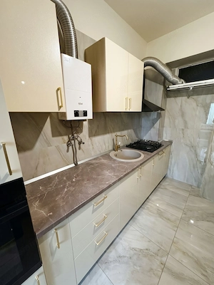 Apartament ultracentral decomandat, 3 camere - imagine 9