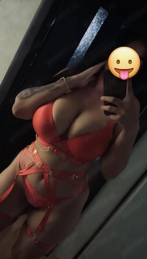 Fără grabă brunetă cu forme frumoase pozele 100% reale 