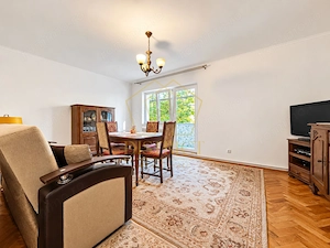 Apartament superb cu 3 camere | Etajul 1 | Garaj | 2 bai | Girocului