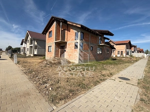 Casa individuala de vanzare la rosu Giarmata - imagine 12
