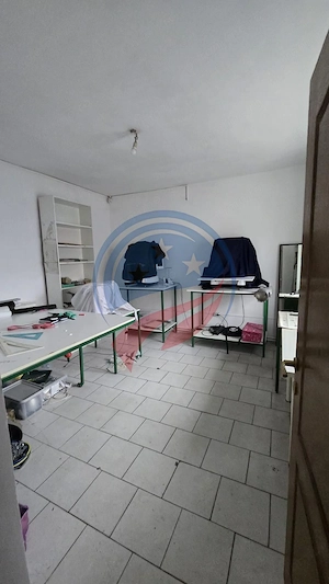 Casă de închiriat pentru business – 80 mp + demisol + curte - imagine 3