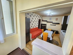 Închiriez apartament cu 3 camere în Șagului  - imagine 1