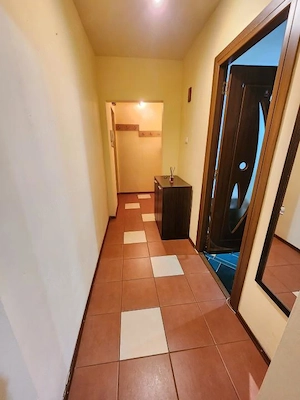 Închiriez apartament cu 3 camere în Șagului  - imagine 5